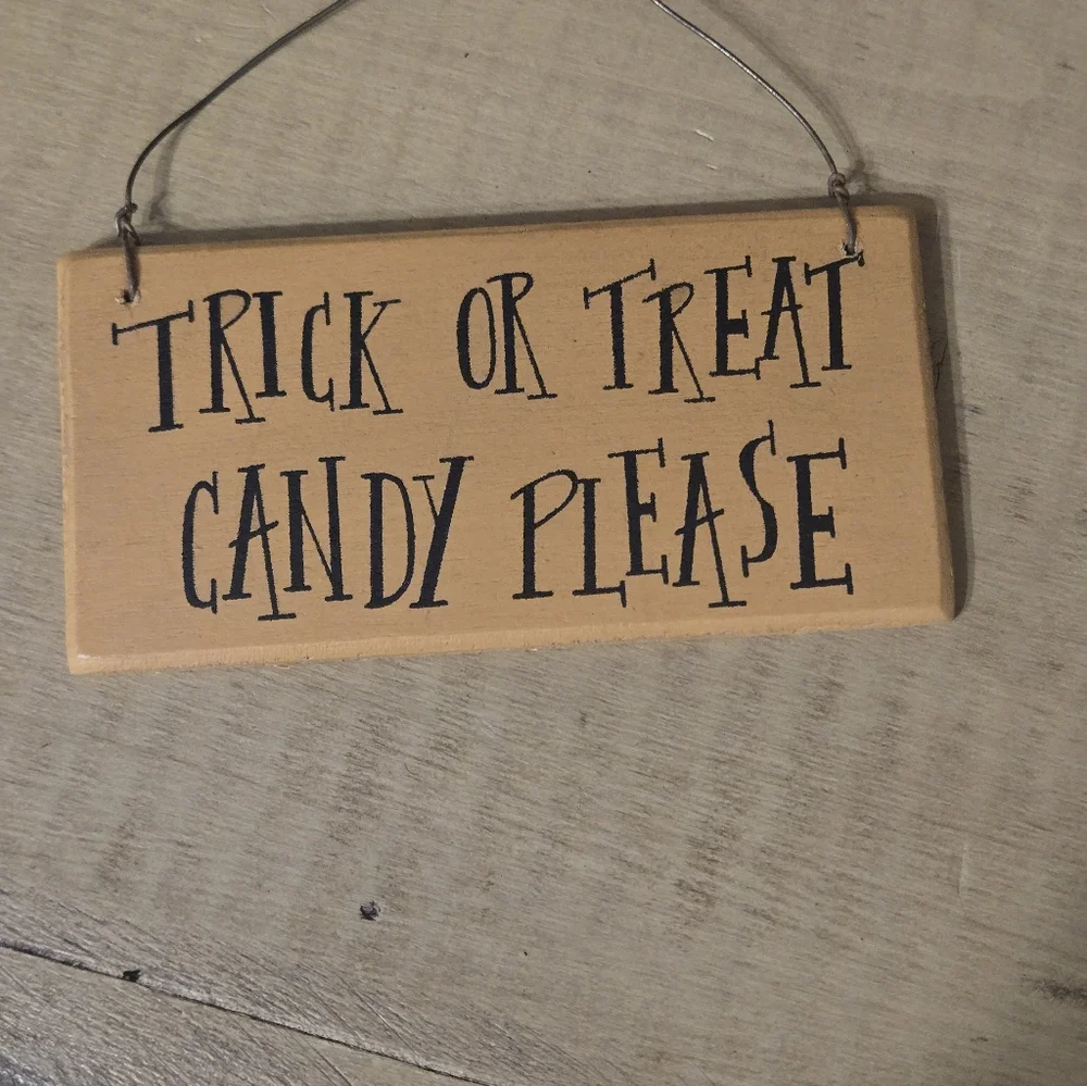 N/A halloween sign